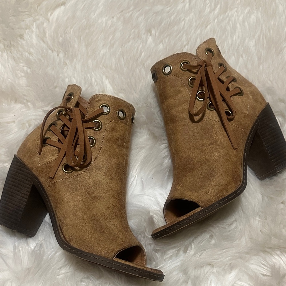 Elegant Tan Lace-Up Heeled Boots